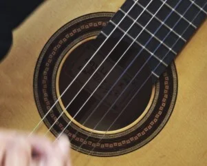 zeyu li classical guitar showing rosette